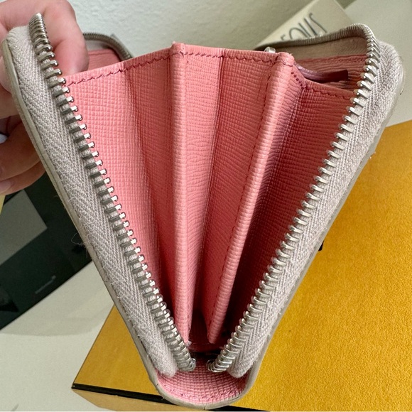 FENDI ☆ Monster Zipper Wallet ☆ Amazing Condition ☆ Box & Dust Bag - Picture 10 of 16